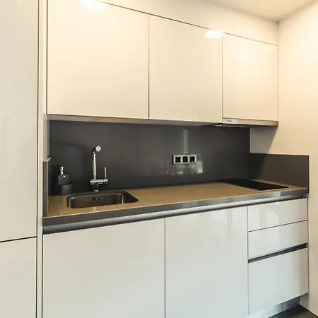 Avenue Shared Terrace Apartment *