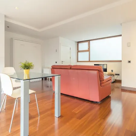 Apartment Avenue Shared Terrace *