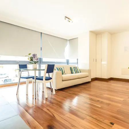 Apartment Avenue Shared Terrace *
